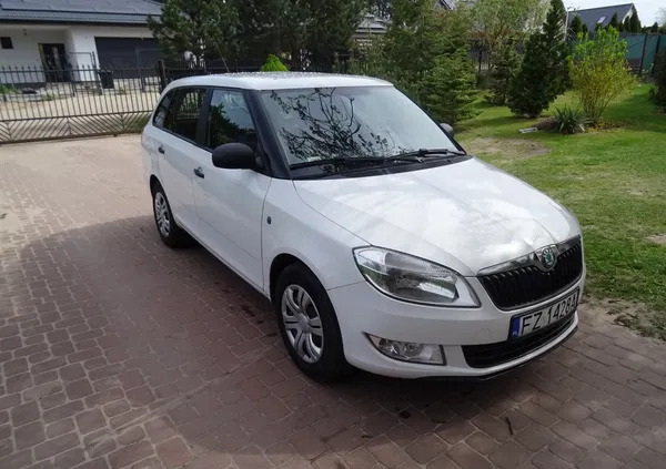 Skoda Fabia cena 10900 przebieg: 257900, rok produkcji 2010 z Karlino małe 191